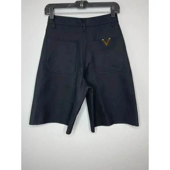 Valentino Garavani Womens V detail Bermuda Black Shorts size 38 New - Picture 4 of 12